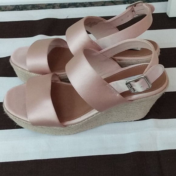 Shoes - Picture 2 of 11